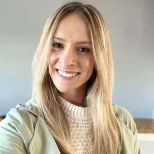 Meet your Posher, Lauren